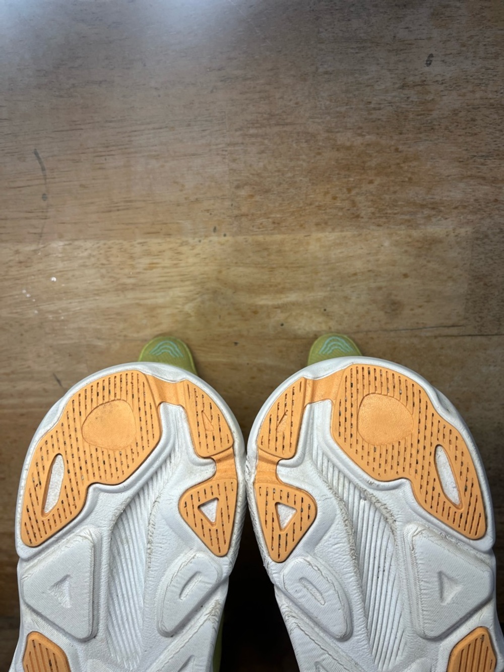Hoka One One Clifton 9 Womens Size 8.5 Running Shoes Sneakers Citrus Glow - Picture 9 of 12